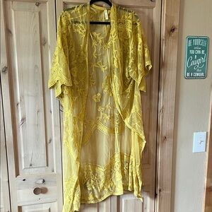 Wishlist Sunny Lace Cover-Up size small/ medium